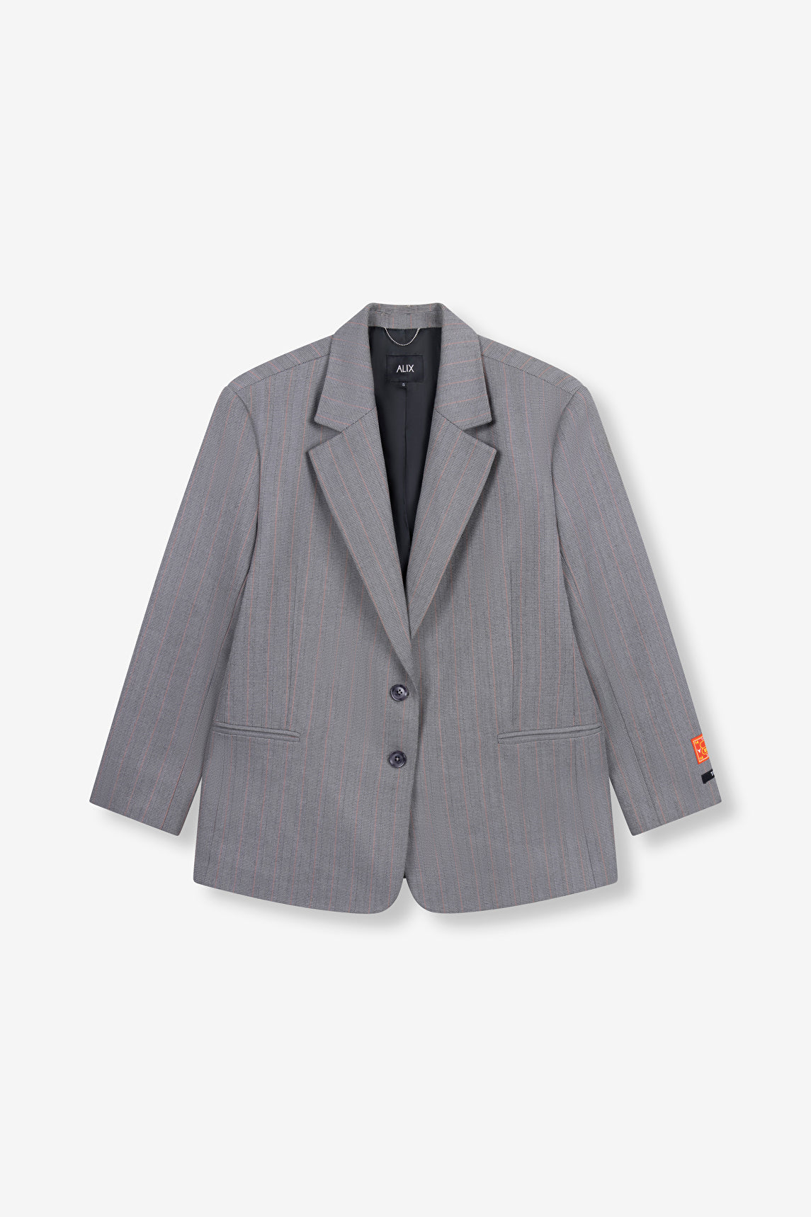 Blazer Grandad oversize gris Alix The Label vu de face avec broderie sur la manche et coupe structurée.