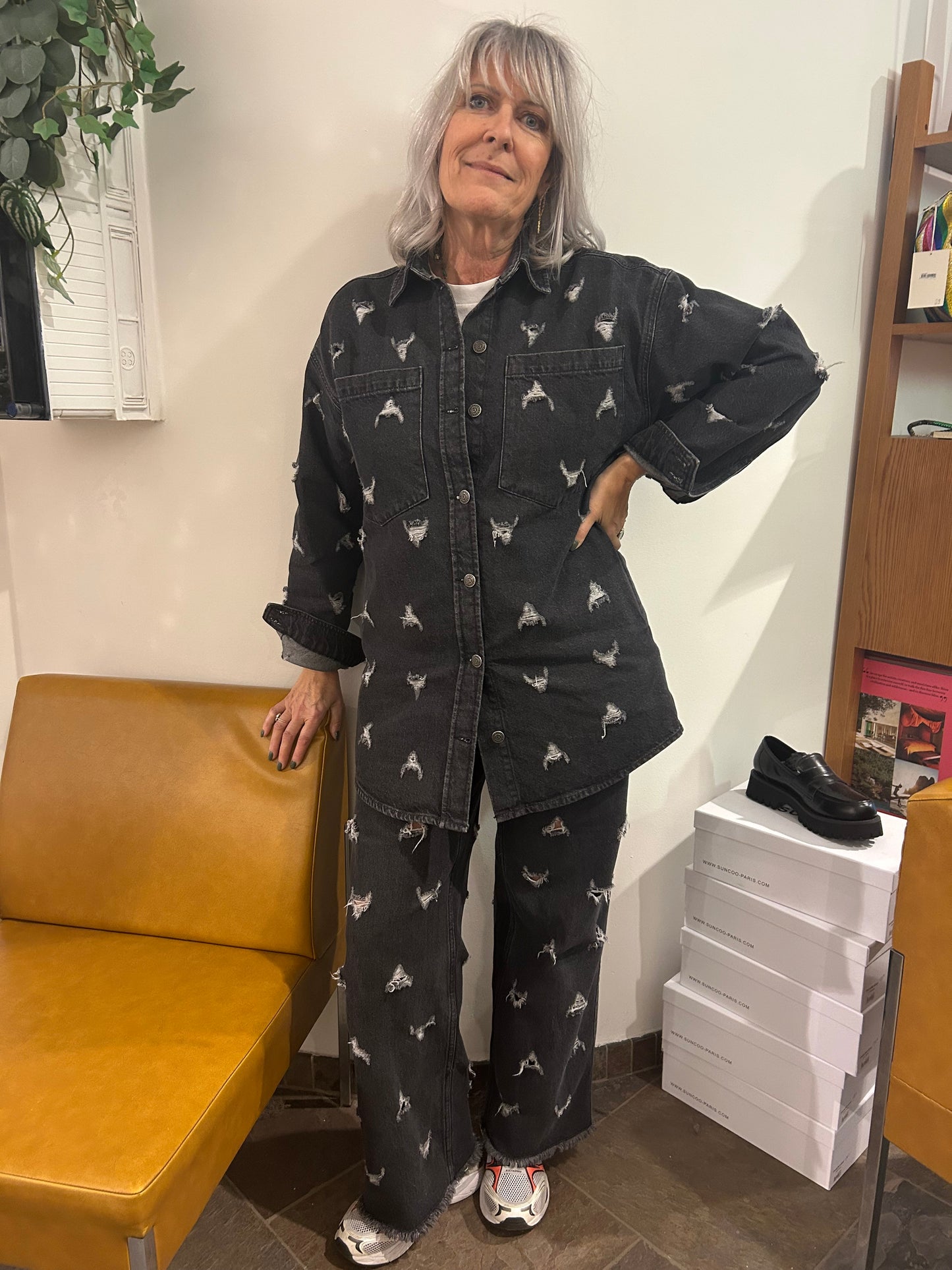 Jeans gris avec têtes de buffles déchirées Alix the label