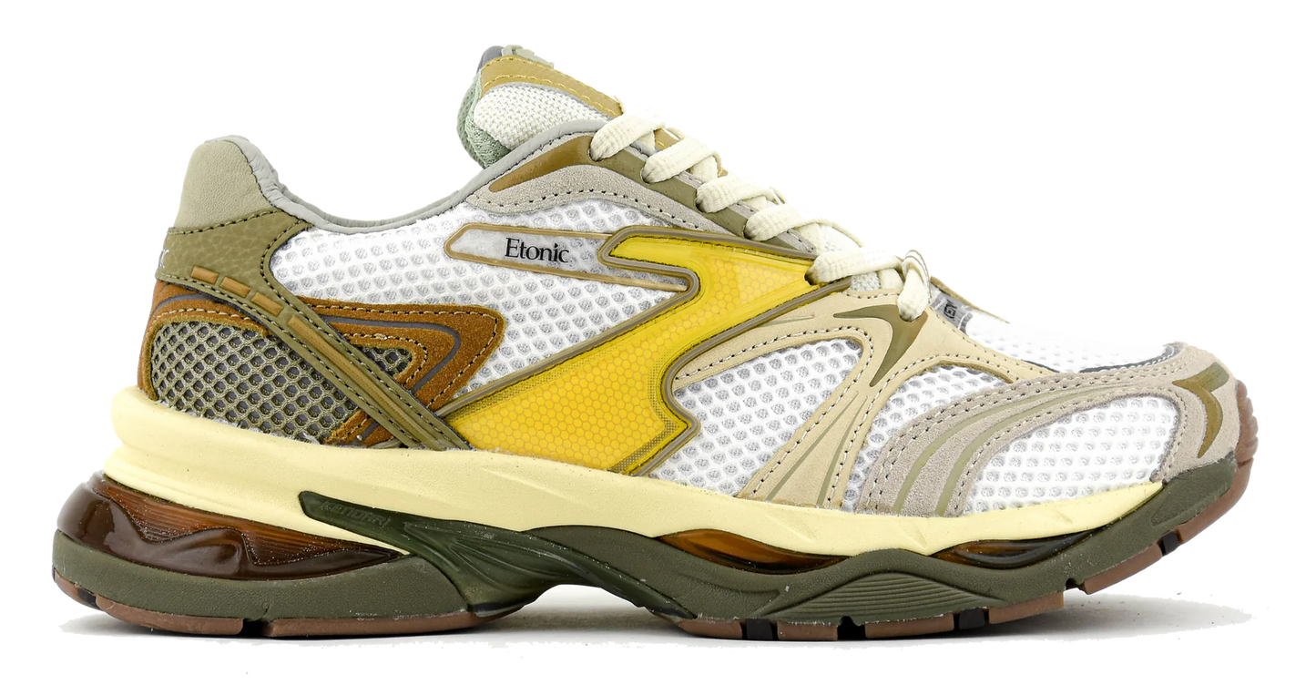 Baskets blanches et moutarde pour femme, boutique vêtements et accessoires virton orval florenville luxembourg belgique