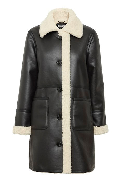 Manteau noir long avec col et bordures en fausse fourrure beige, boutique vêtements femme virton, province de luxembourg