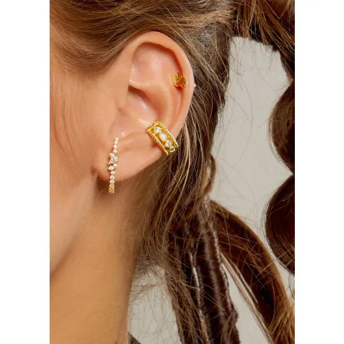 Piercing Hand MYA BAY