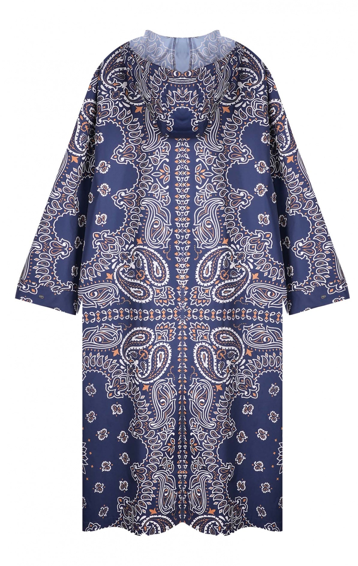 Veste imperméable longue Silves en bleu marine avec imprimé bandana écru et caramel, vue de dos avec capuche.