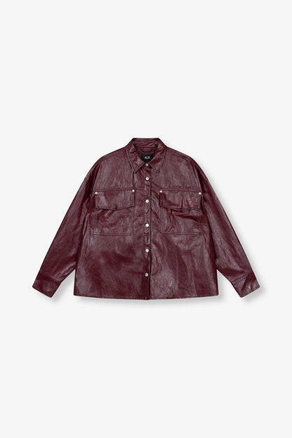 Blouse Faux Leather bordeaux oversize en simili cuir effet craquelé, à porter en chemise ou veste.