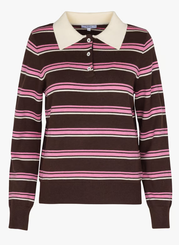 Pull Prego droit à rayures avec col polo écru et manches longues, finitions bords-côtes.