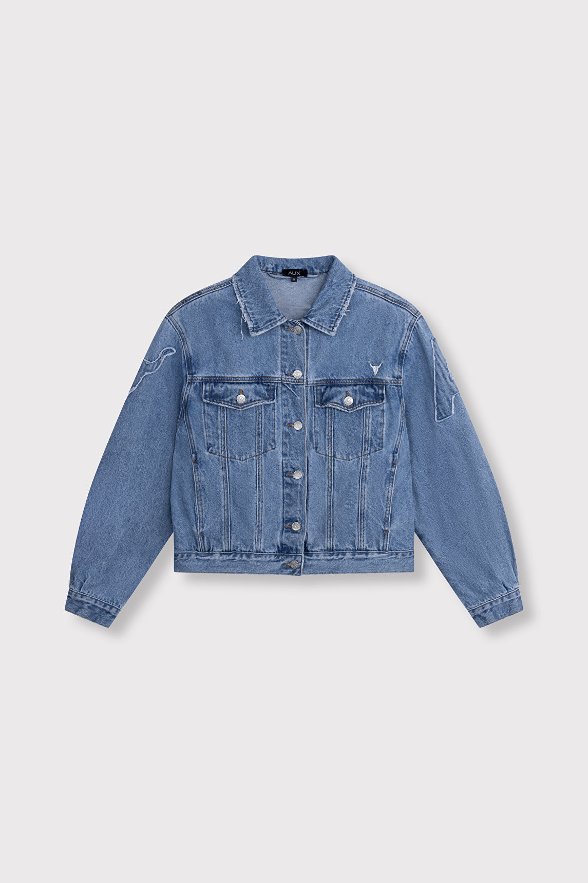 Veste en denim doux avec fermeture boutonnée et patches signature sur les manches