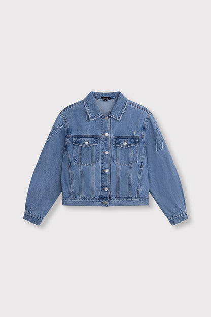 Veste en denim doux avec fermeture boutonnée et patches signature sur les manches